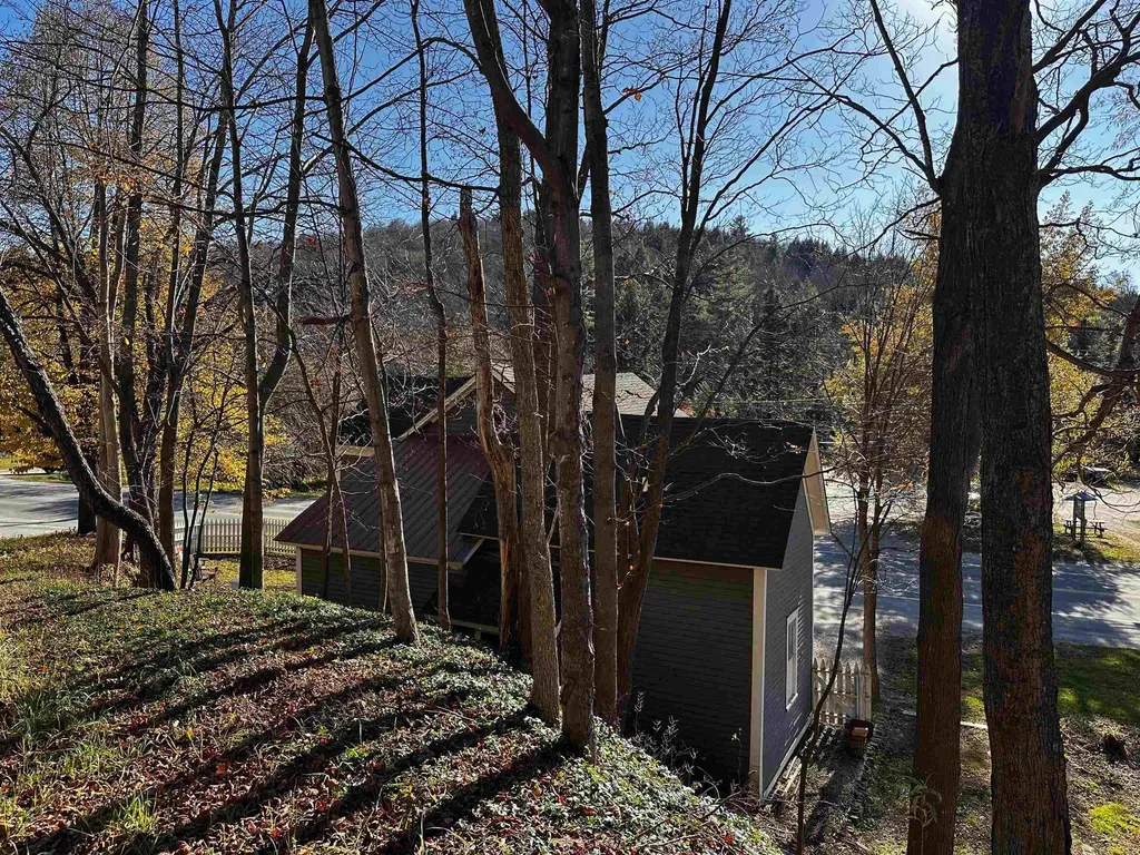 2197 North Main Street Londonderry VT 05148