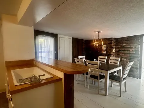 2197 North Main Street Londonderry VT 05148