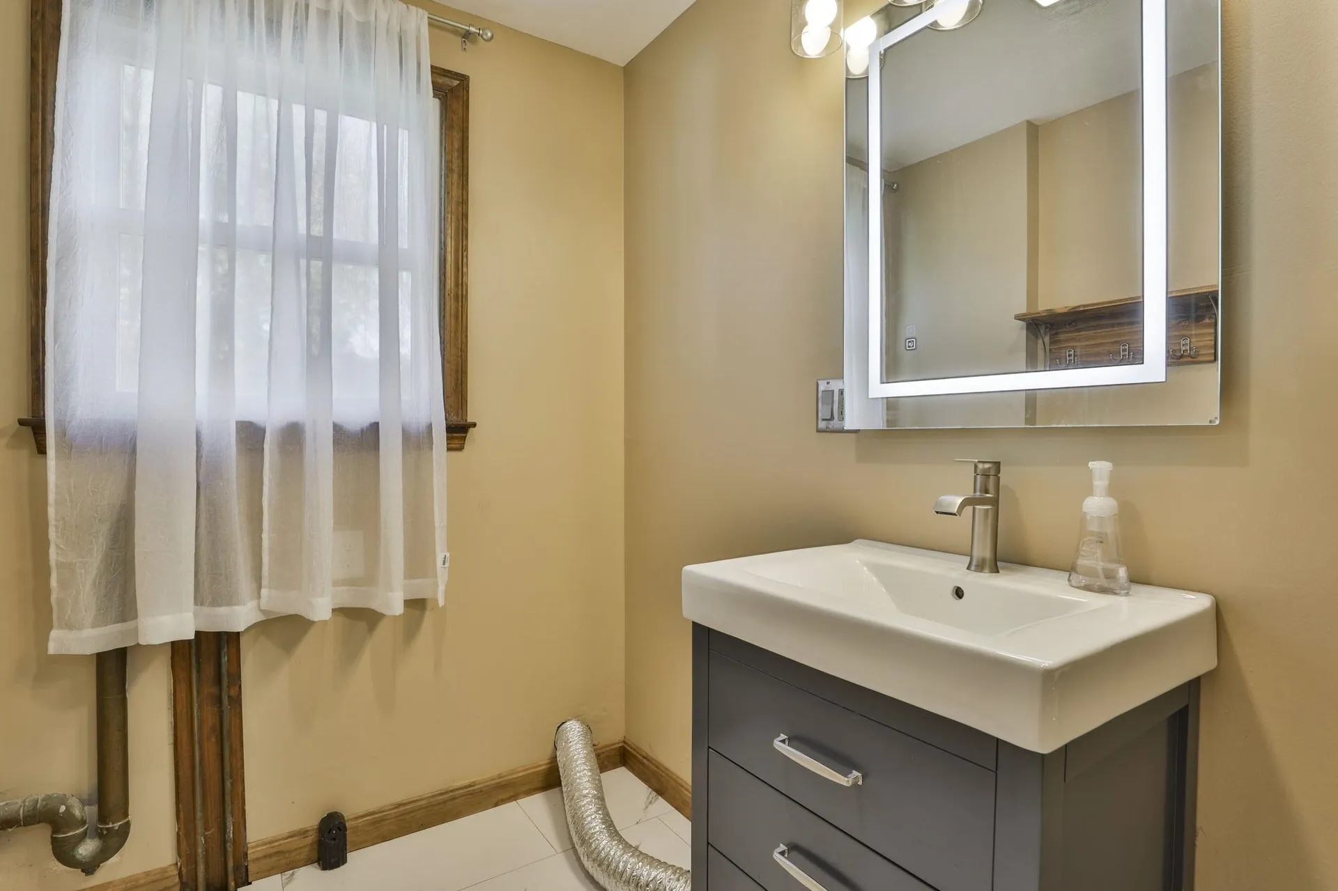 33 Cannon Drive Nashua NH 03062