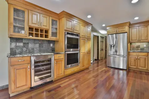 33 Cannon Drive Nashua NH 03062