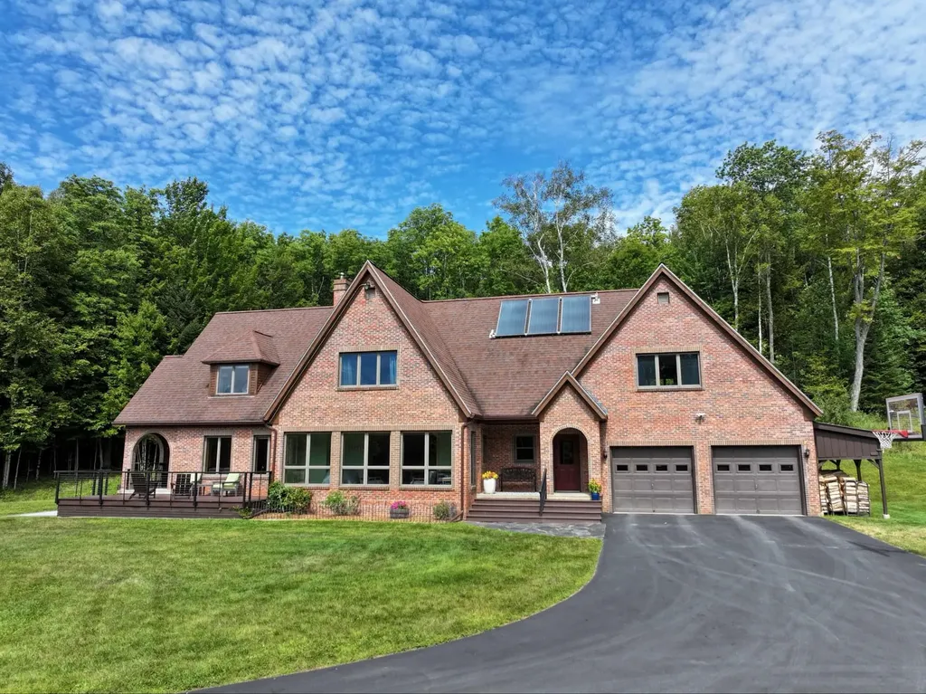 936 Rocky Ridge Road St. Johnsbury VT 05819