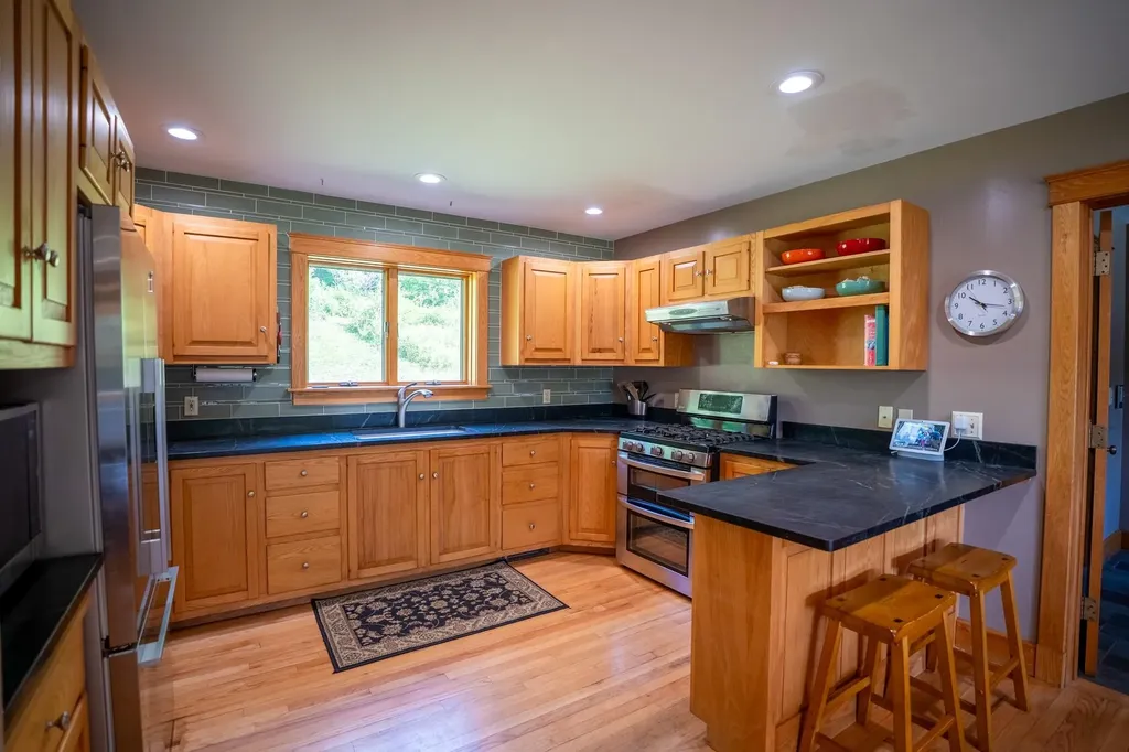 936 Rocky Ridge Road St. Johnsbury VT 05819