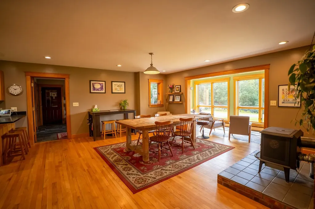 936 Rocky Ridge Road St. Johnsbury VT 05819