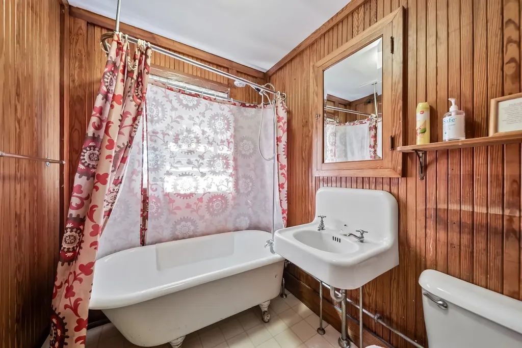 28 Pine Colony Road Franklin NH 03235