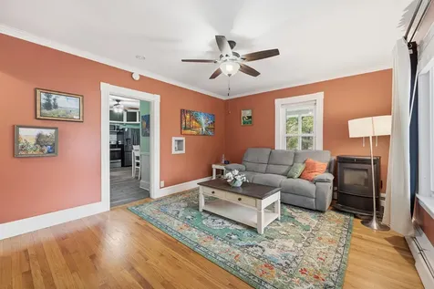 10 Brady Avenue Salem NH 03079