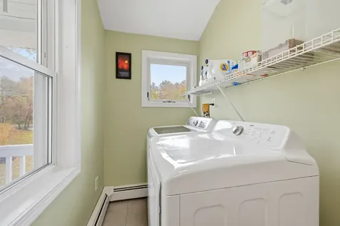 10 Brady Avenue Salem NH 03079