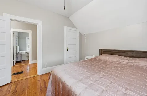 10 Brady Avenue Salem NH 03079