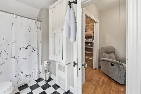 10 Brady Avenue Salem NH 03079