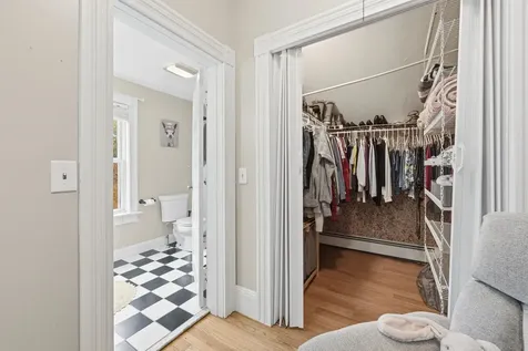 10 Brady Avenue Salem NH 03079