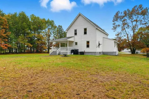 10 Brady Avenue Salem NH 03079