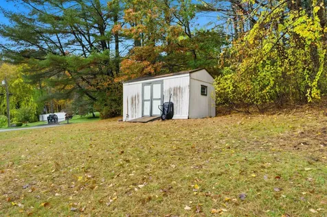 10 Brady Avenue Salem NH 03079