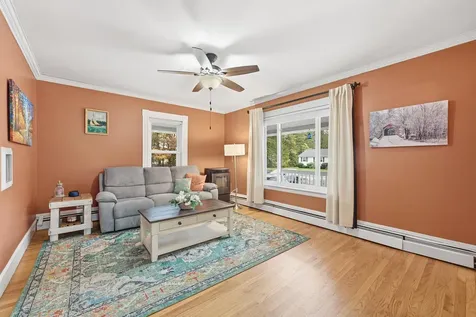 10 Brady Avenue Salem NH 03079