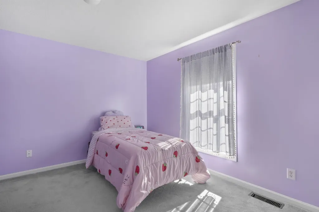 16 Summit Road Bedford NH 03110