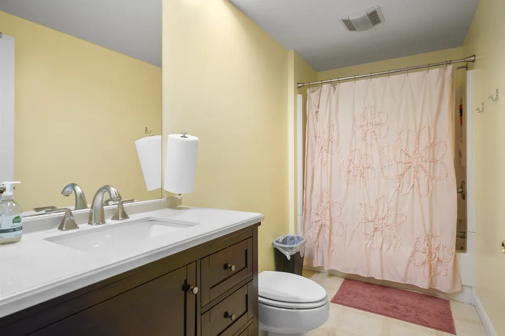 16 Summit Road Bedford NH 03110