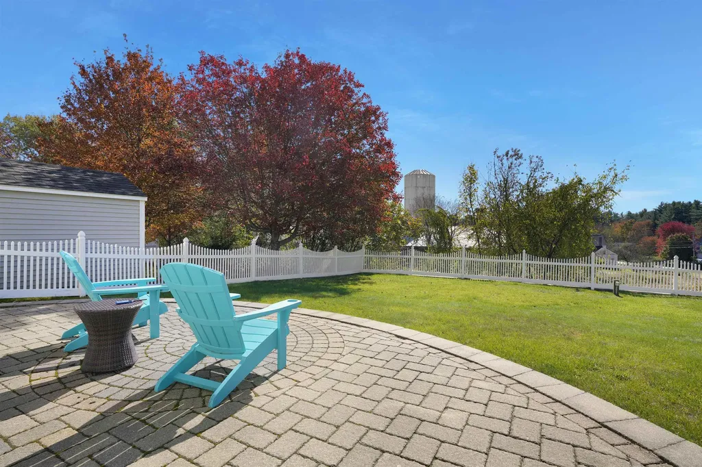 16 Summit Road Bedford NH 03110