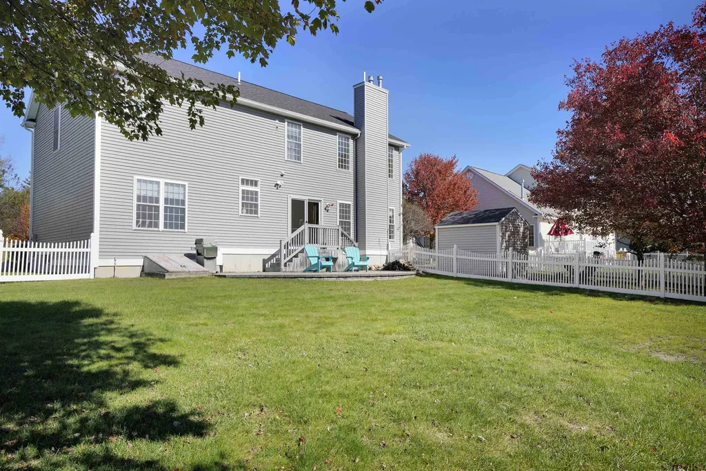 16 Summit Road Bedford NH 03110