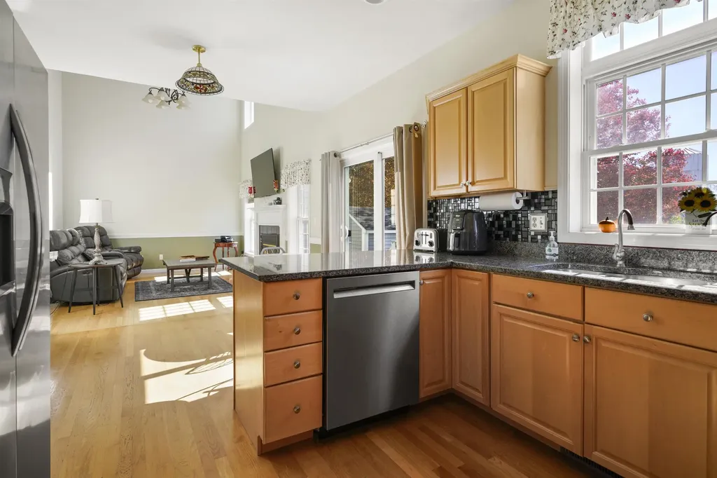 16 Summit Road Bedford NH 03110