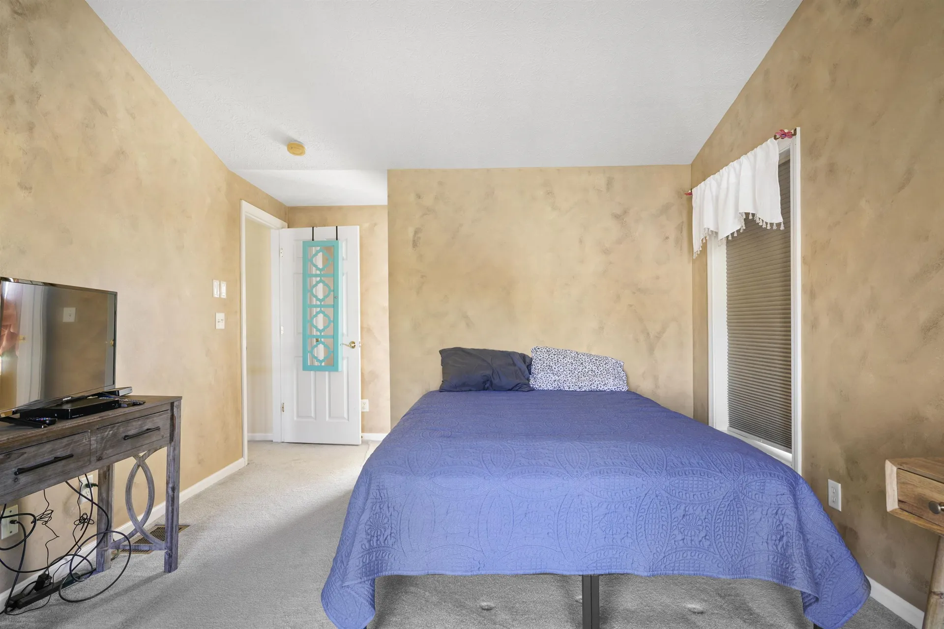 16 Summit Road Bedford NH 03110