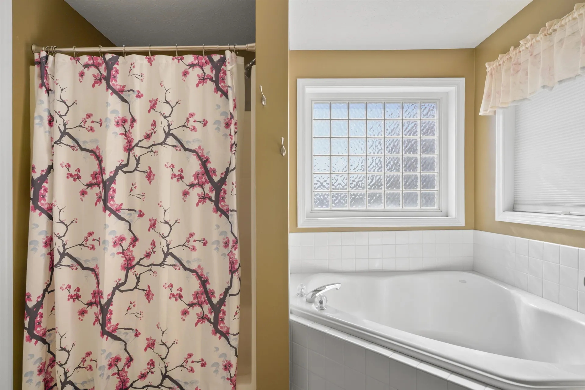 16 Summit Road Bedford NH 03110