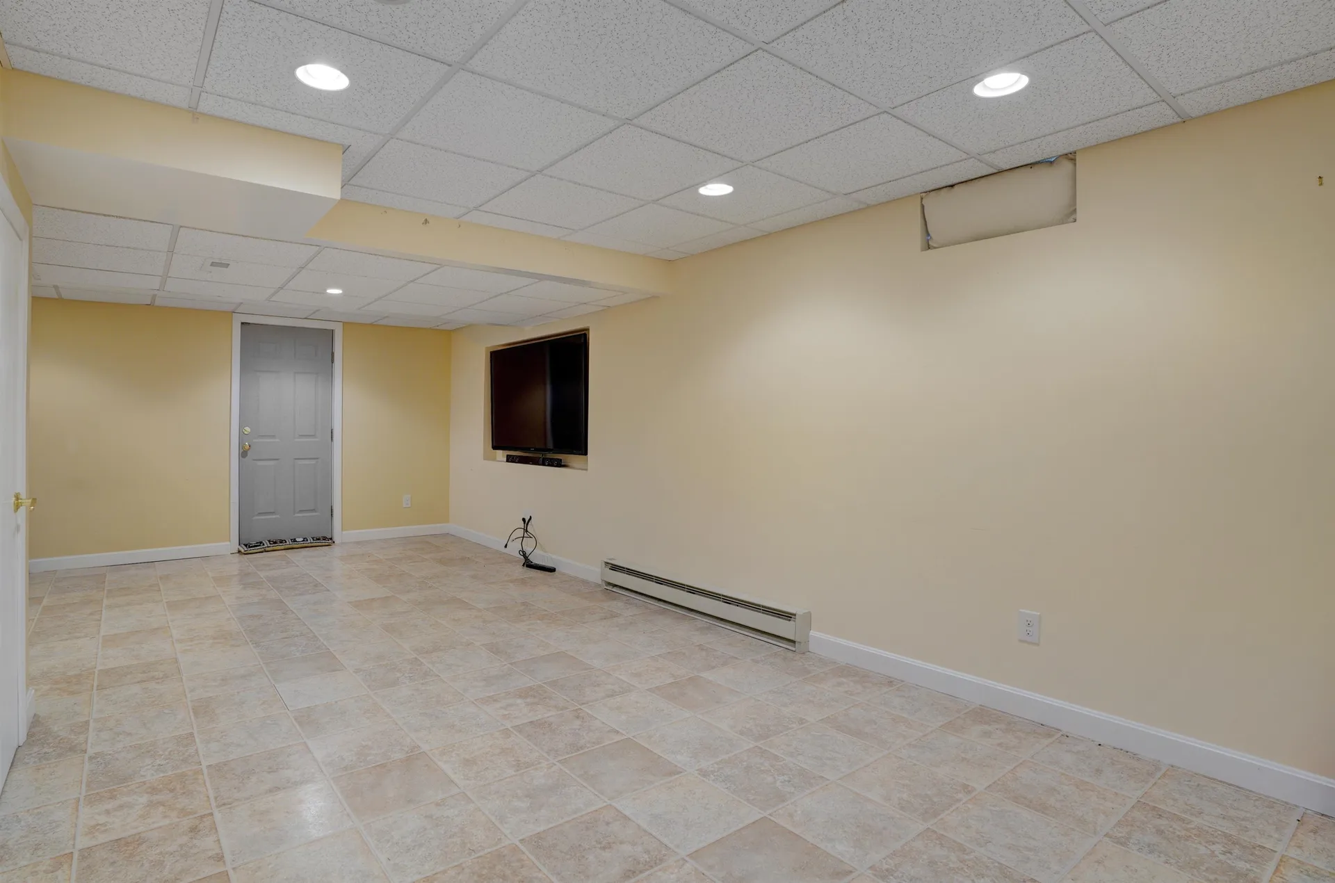 16 Summit Road Bedford NH 03110