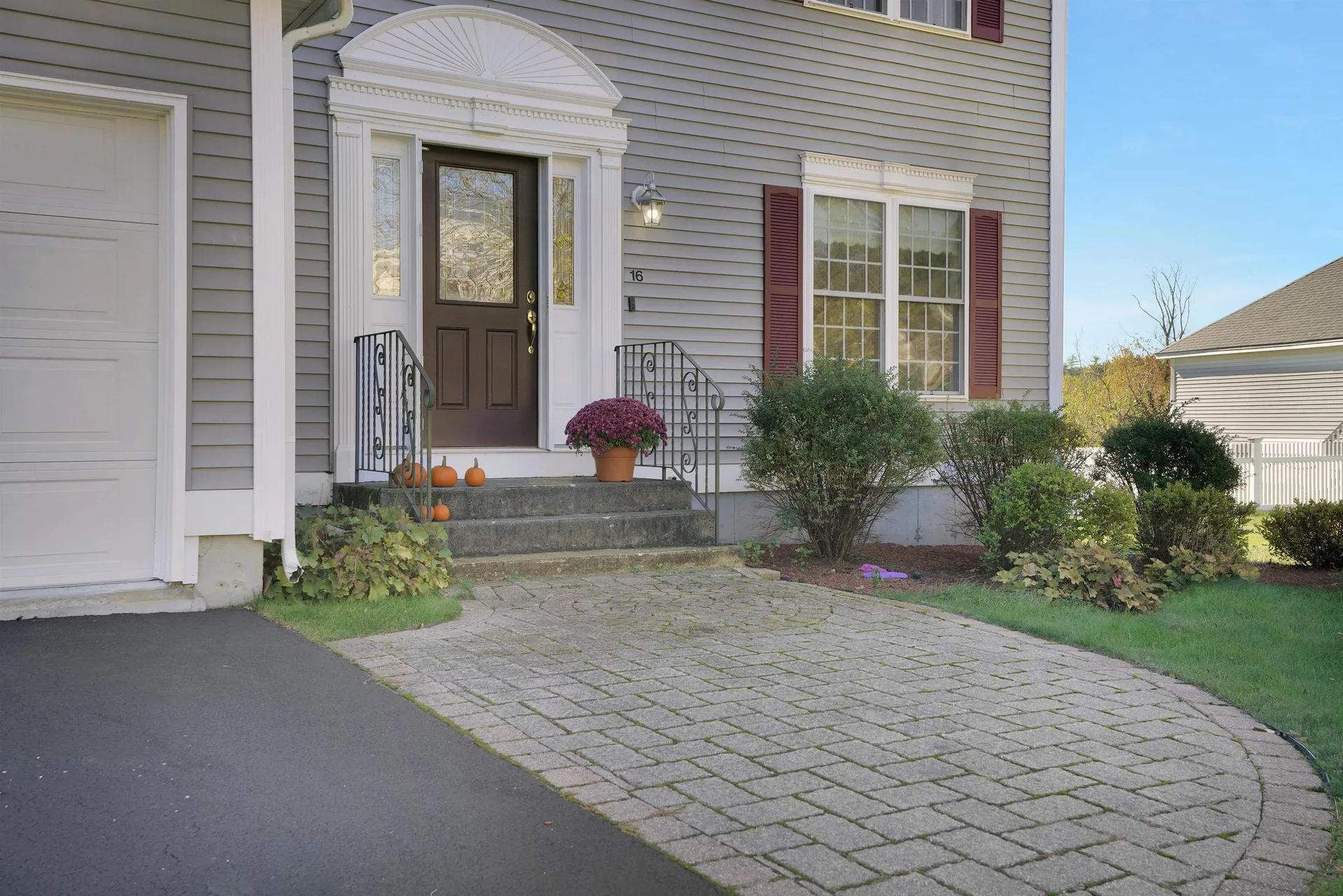 16 Summit Road Bedford NH 03110