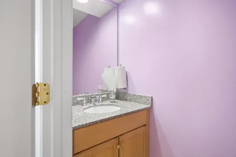 16 Summit Road Bedford NH 03110