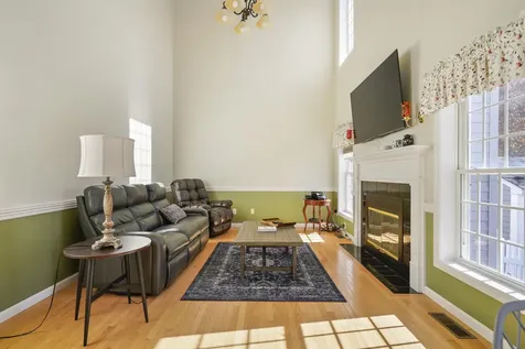 16 Summit Road Bedford NH 03110