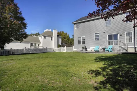 16 Summit Road Bedford NH 03110