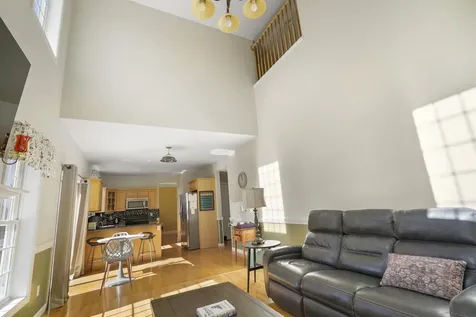 16 Summit Road Bedford NH 03110