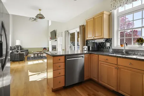 16 Summit Road Bedford NH 03110