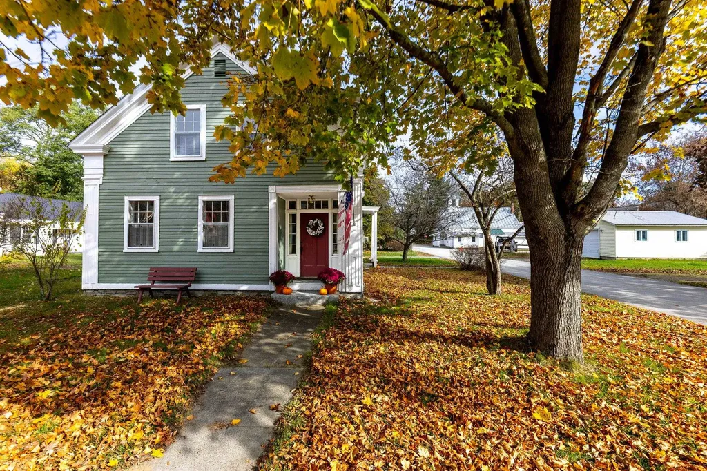 48 Cross Street Newbury VT 05051