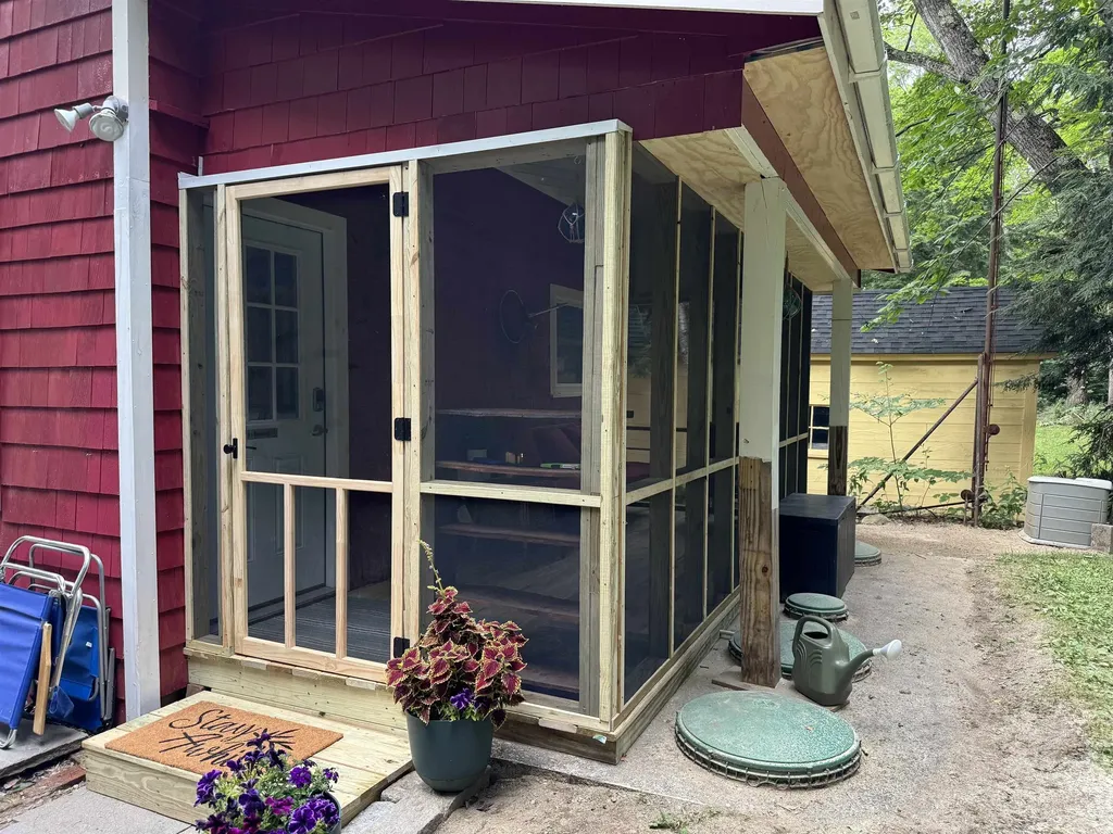 27 Shadowland Road Alstead NH 03602