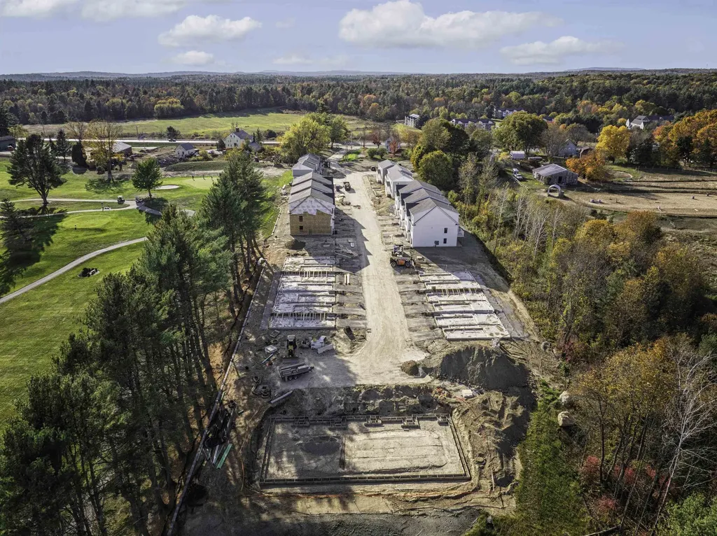 18 Birdie Grove Rochester NH 03839