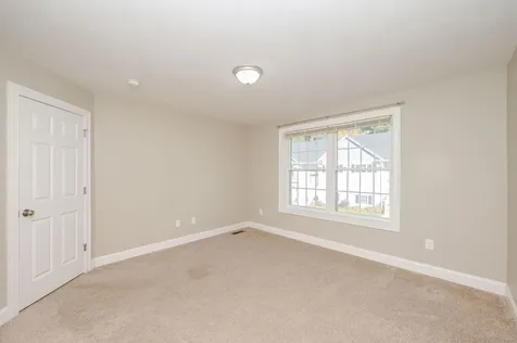 21 Cypress Circle Exeter NH 03833