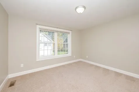 21 Cypress Circle Exeter NH 03833