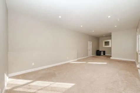 21 Cypress Circle Exeter NH 03833