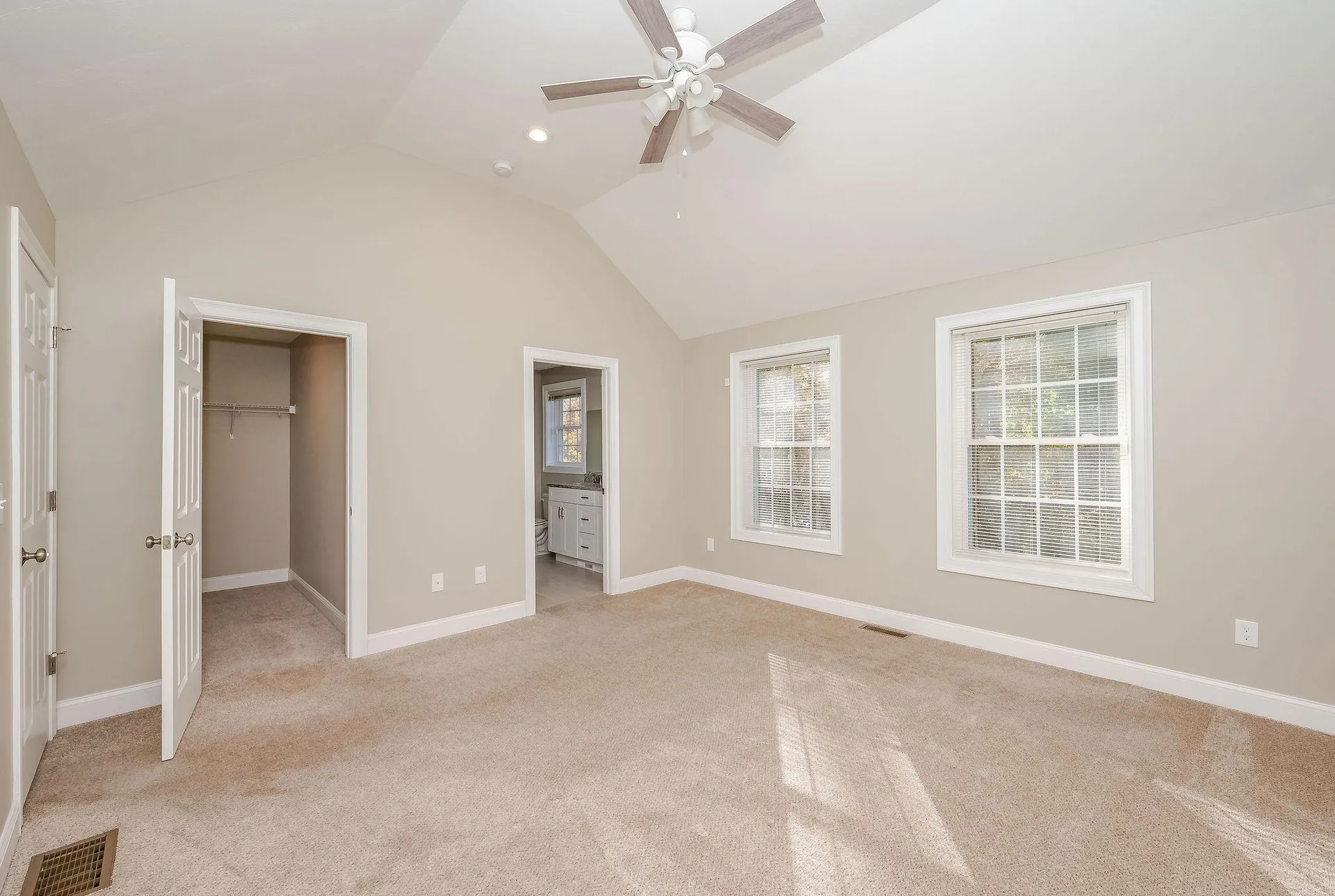 21 Cypress Circle Exeter NH 03833