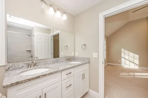 21 Cypress Circle Exeter NH 03833