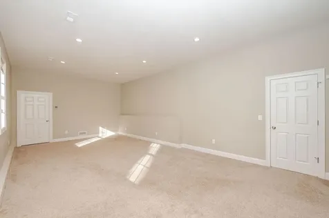 21 Cypress Circle Exeter NH 03833