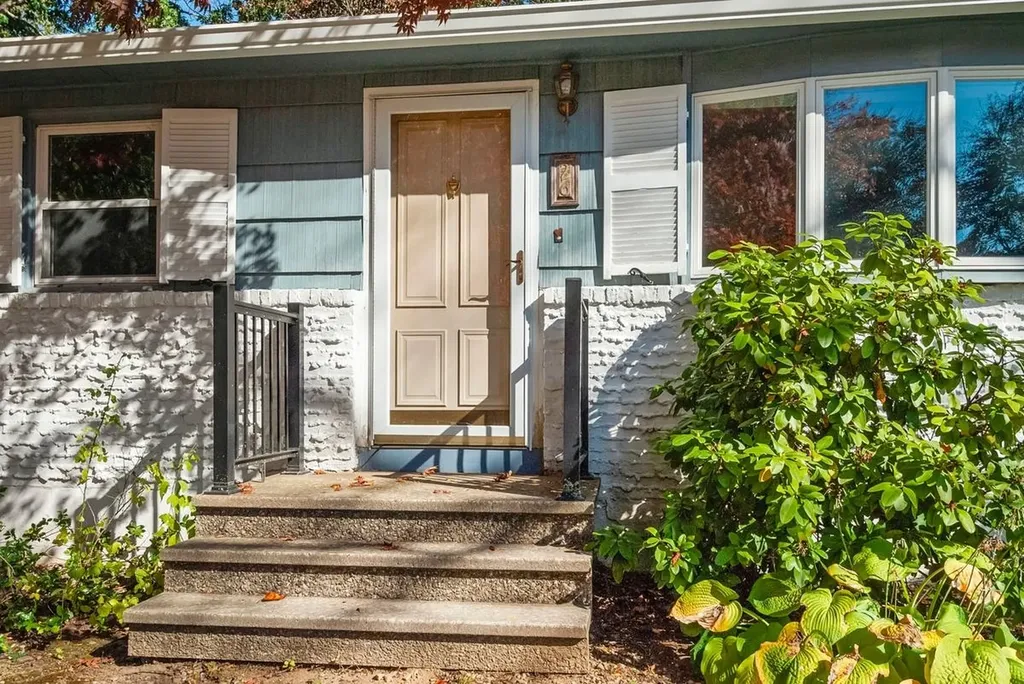 26 Mariette Drive Portsmouth NH 03801