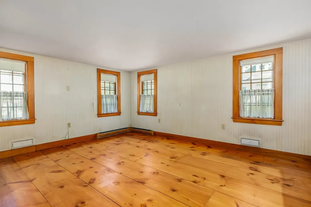 14 Colonial Lane New Castle NH 03854