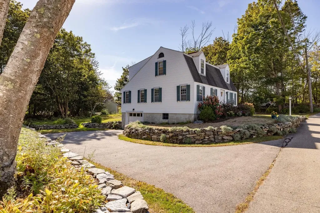 14 Colonial Lane New Castle NH 03854