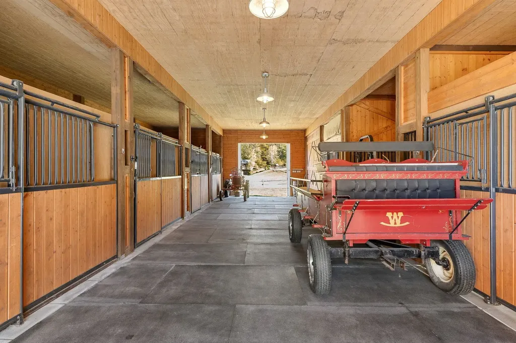 57 Tweed River Drive Pittsfield VT 05762