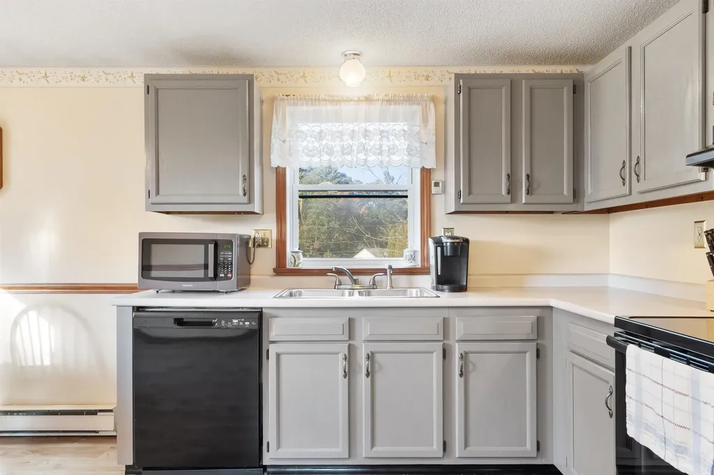 66L Derryfield Road Derry NH 03038