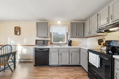 66L Derryfield Road Derry NH 03038