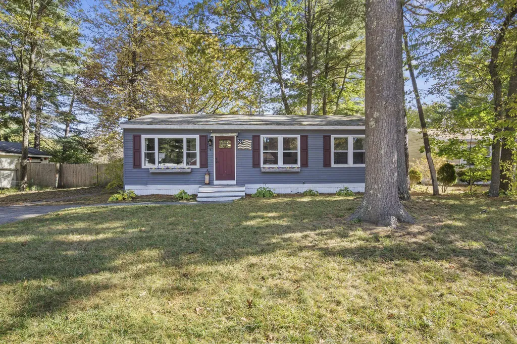4 Chesapeake Road Nashua NH 03062