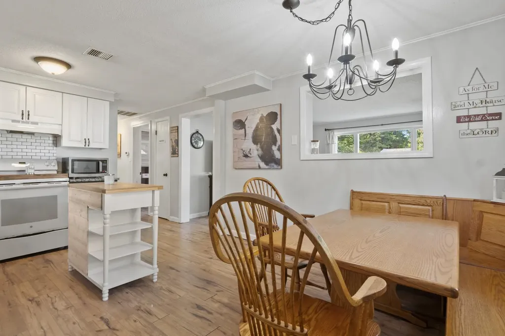 4 Chesapeake Road Nashua NH 03062