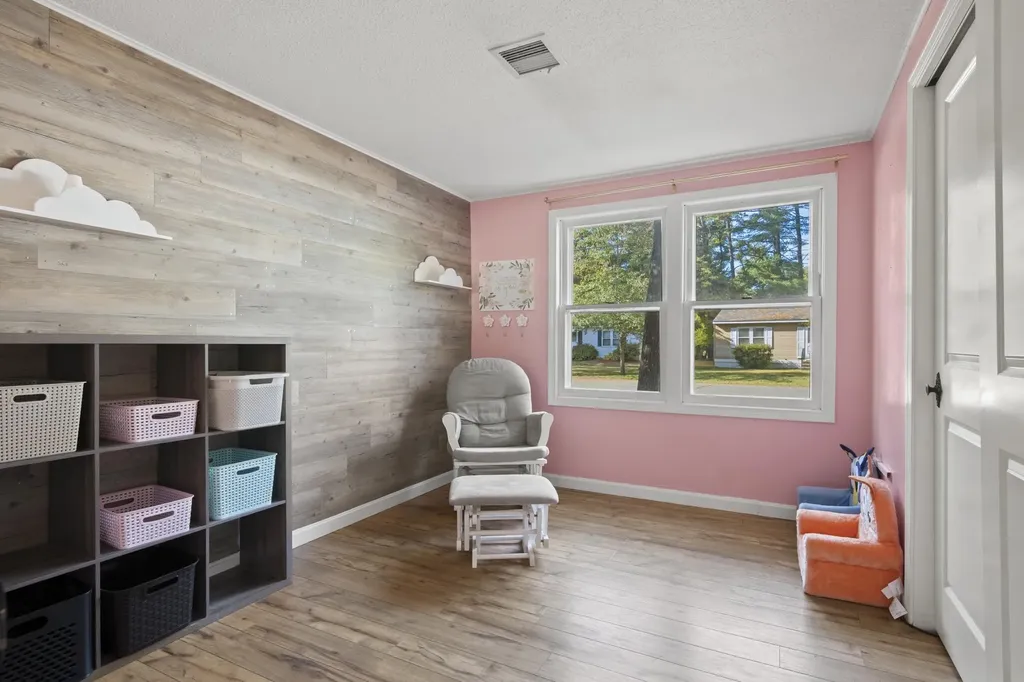 4 Chesapeake Road Nashua NH 03062