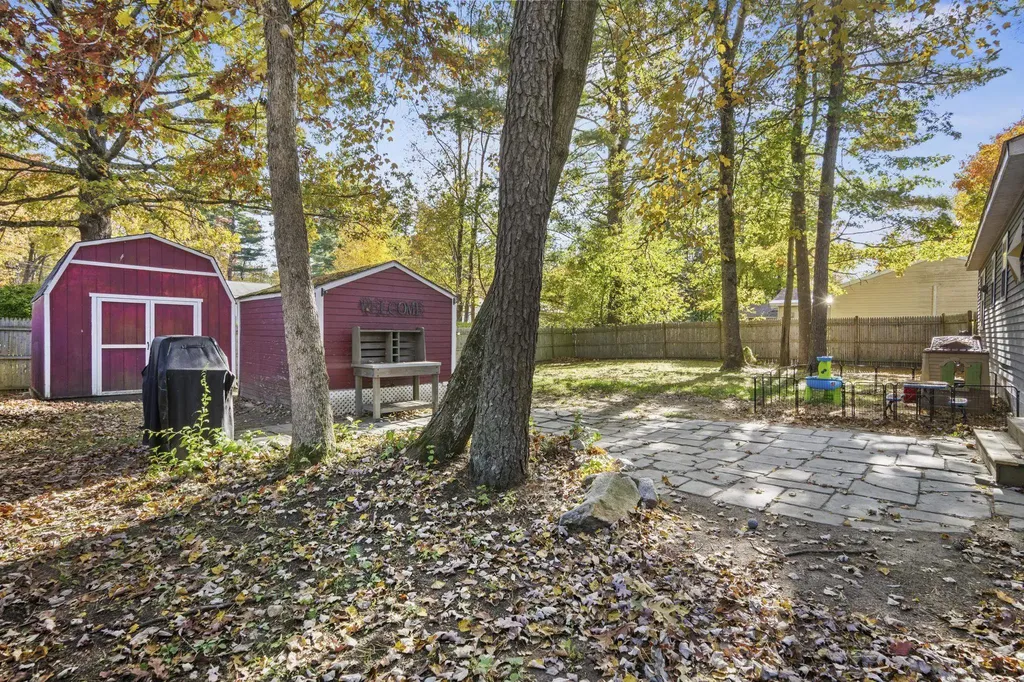 4 Chesapeake Road Nashua NH 03062