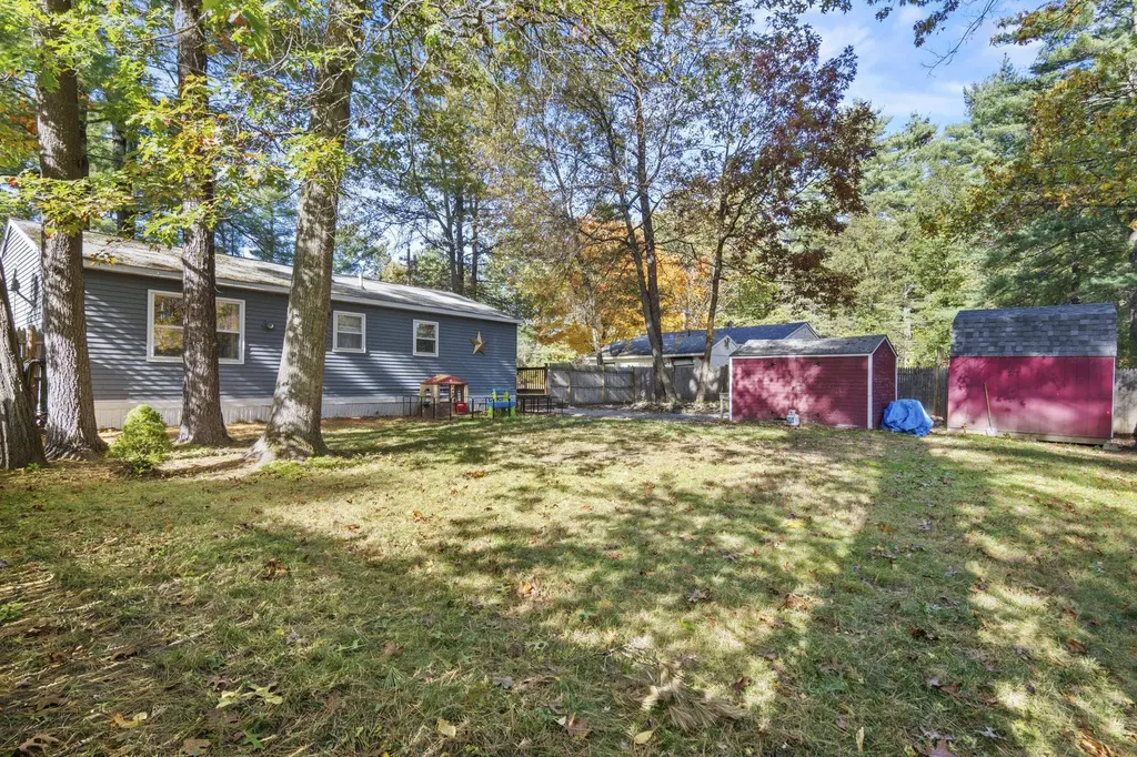 4 Chesapeake Road Nashua NH 03062